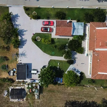 Yellow House Appartement Kávos