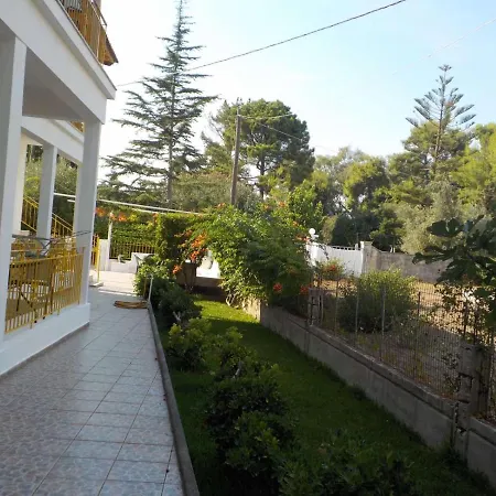 Yellow House Appartement *